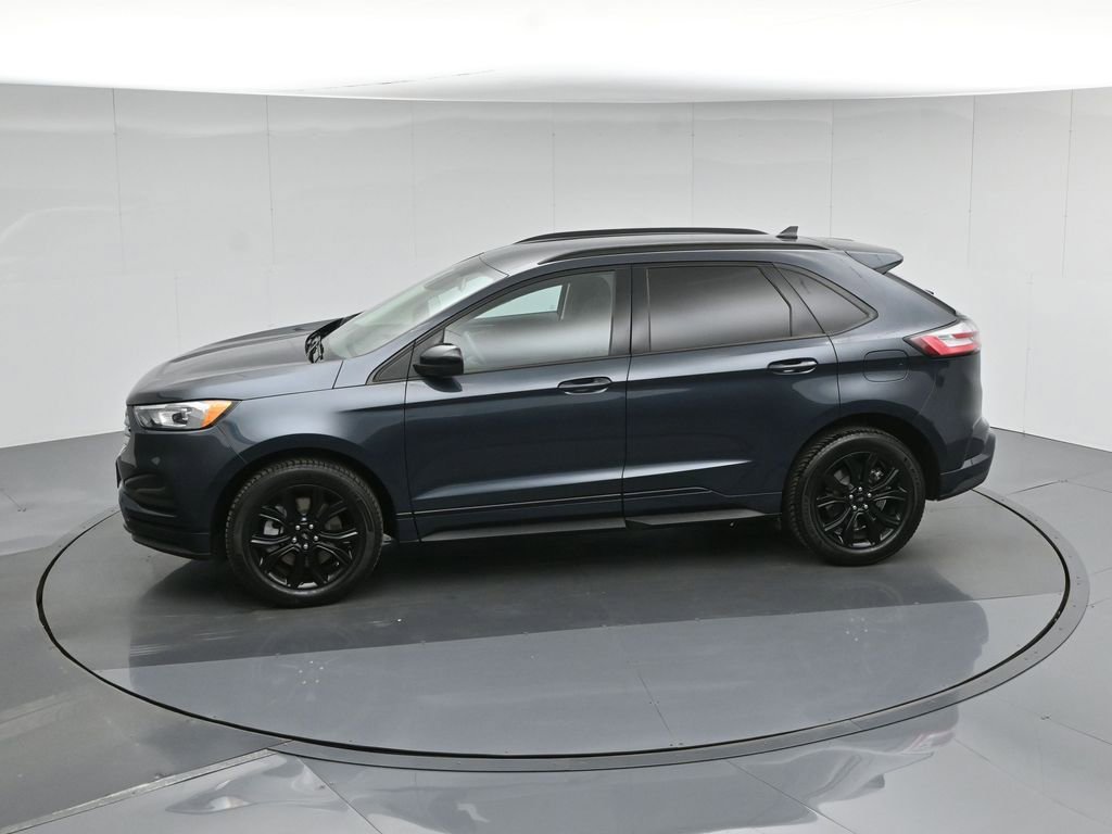 Certified 2022 Ford Edge SE w/ Black Appearance Package image 47
