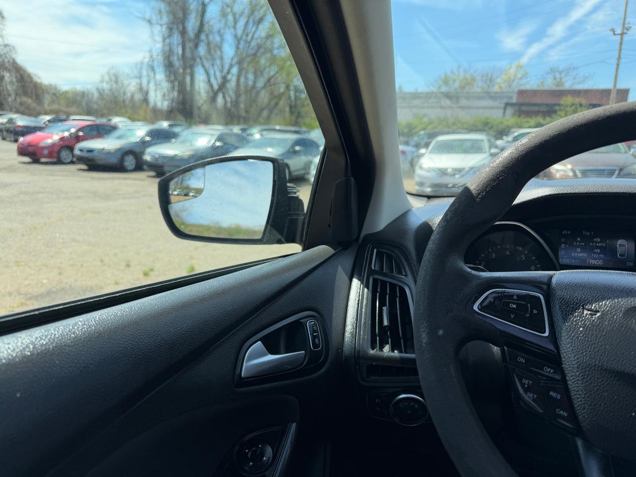 Used 2017 Ford Focus SEL image 18