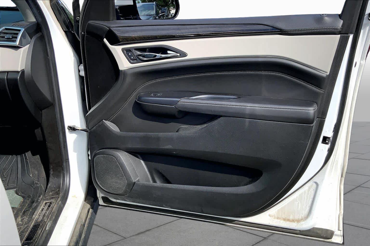 Used 2014 Cadillac SRX Luxury FWD image 23