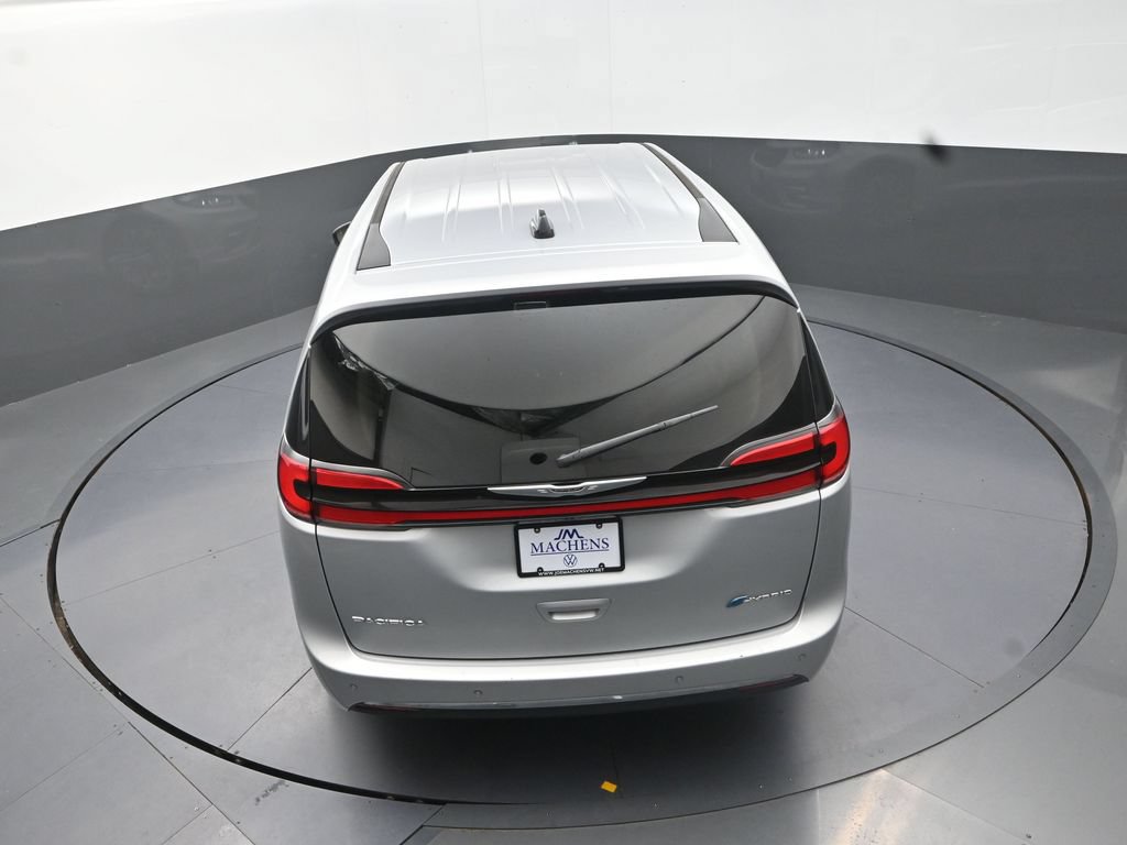 Used 2024 Chrysler Pacifica Limited FWD image 18