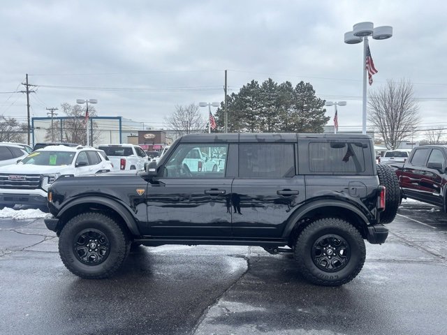 Used 2025 Ford Bronco Badlands image 9
