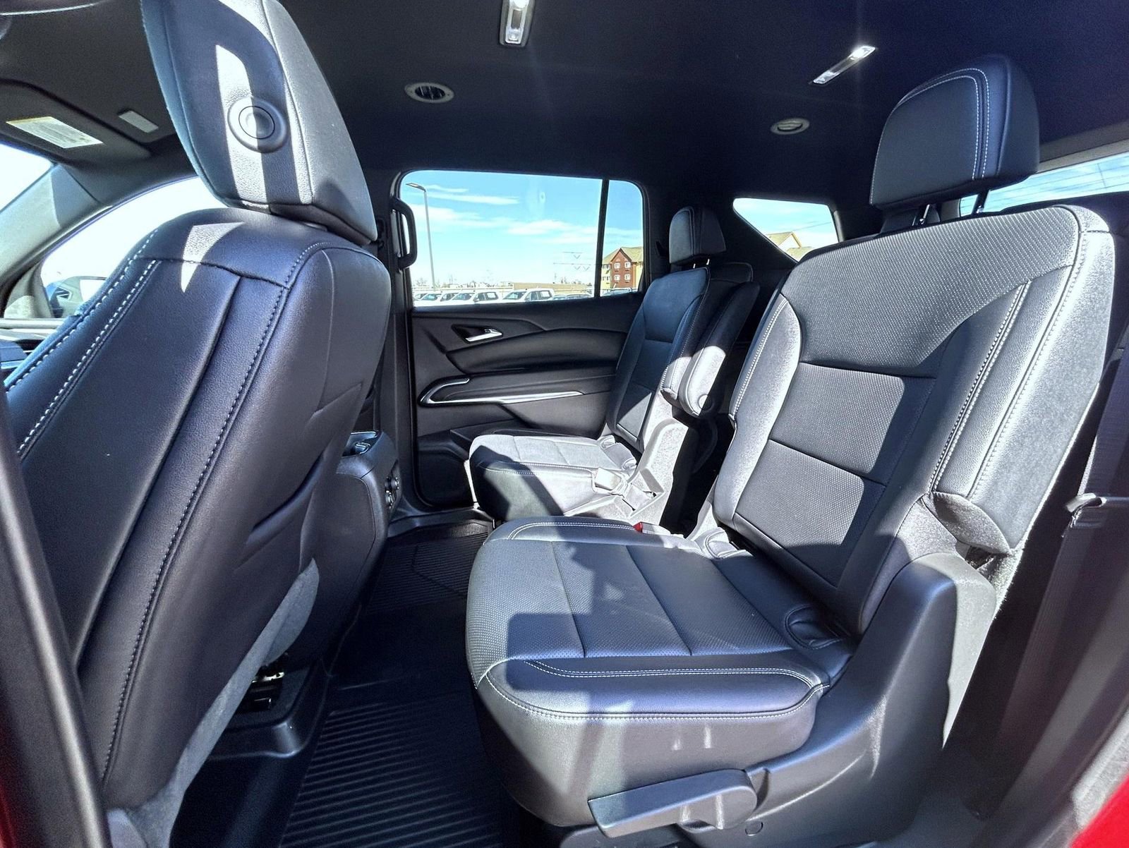 Certified 2025 Chevrolet Traverse LT w/ Driver Confidence Package image 19