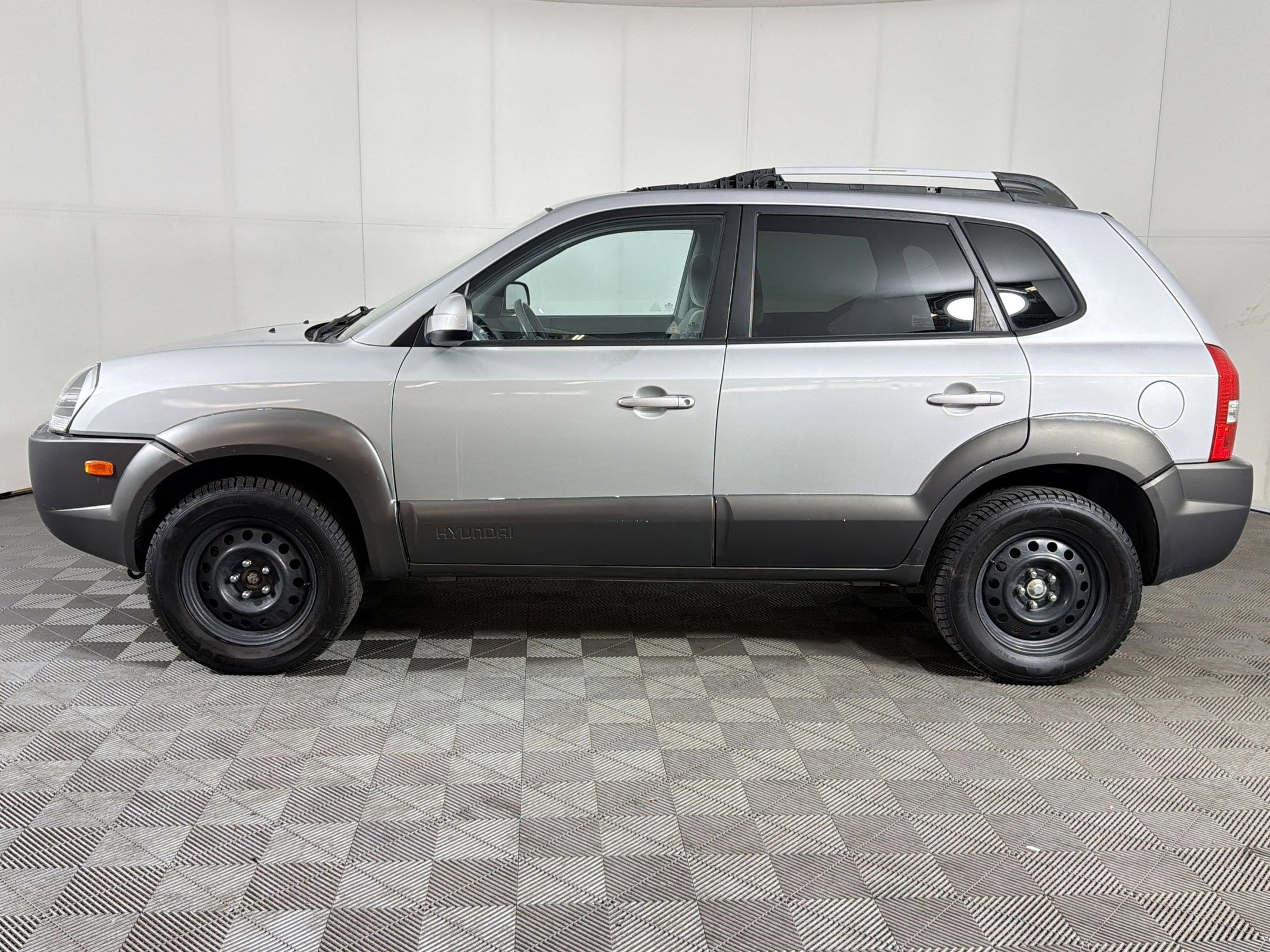 Used 2005 Hyundai Tucson LX FWD video 2