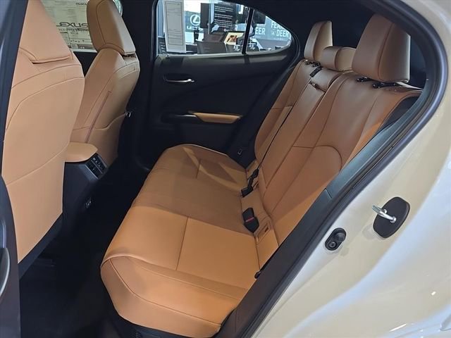 New 2026 Lexus UX 300h AWD image 33