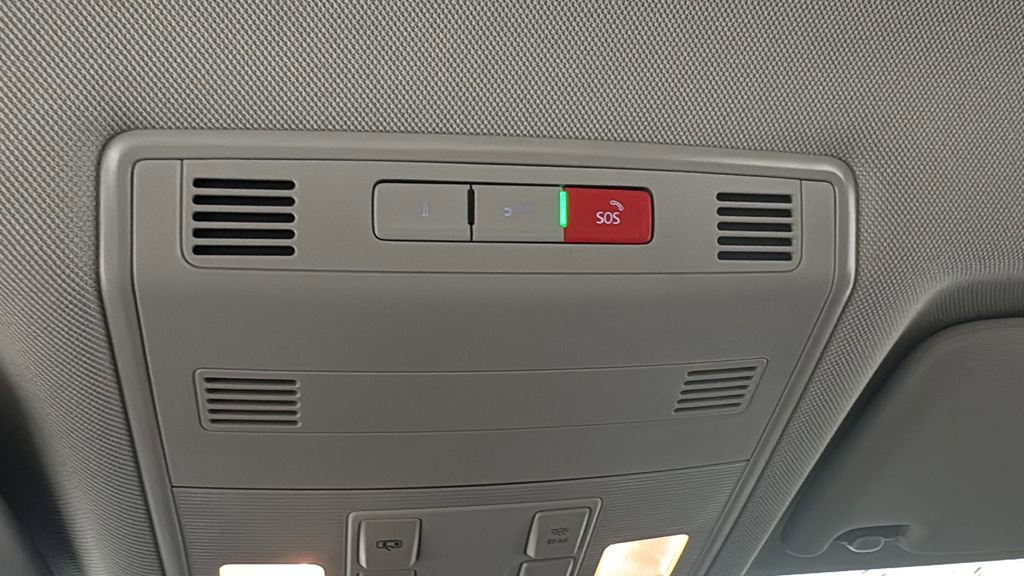 Used 2024 Volkswagen Jetta SE image 28