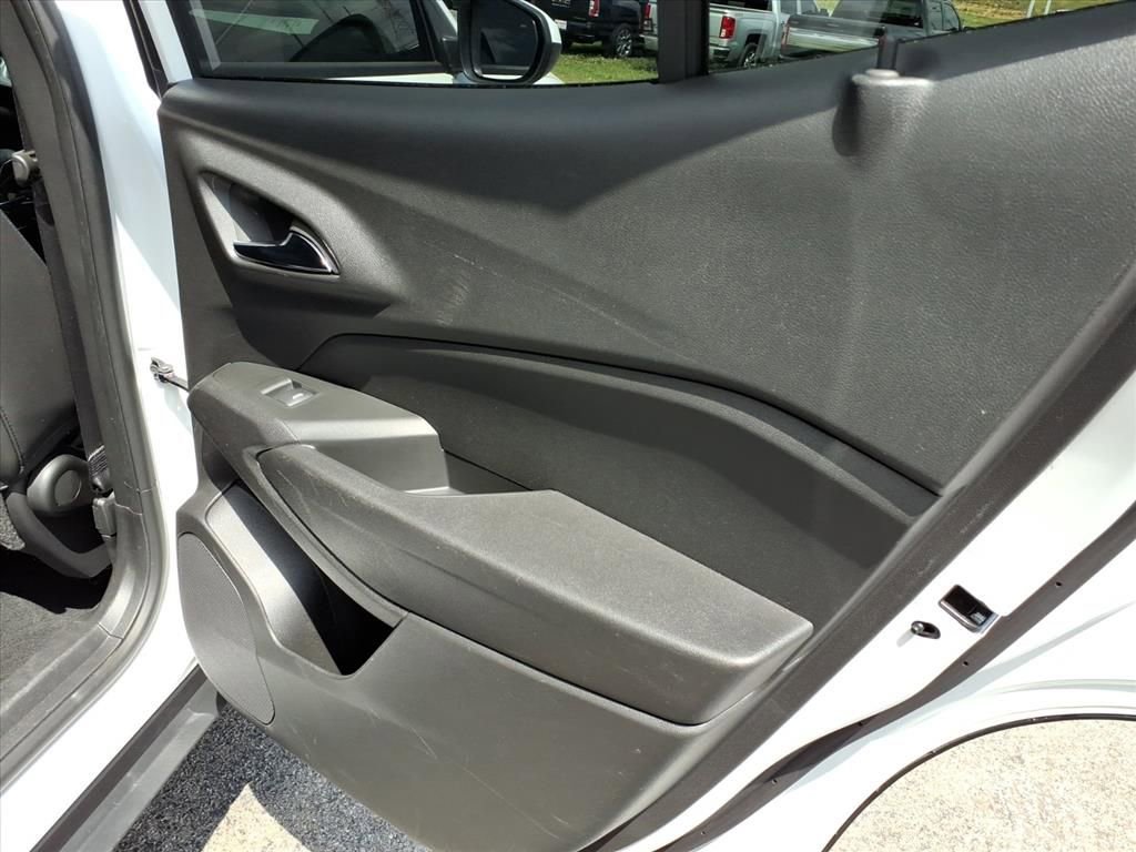 Used 2024 Chevrolet Trax LT w/ Driver Confidence Package FWD image 13