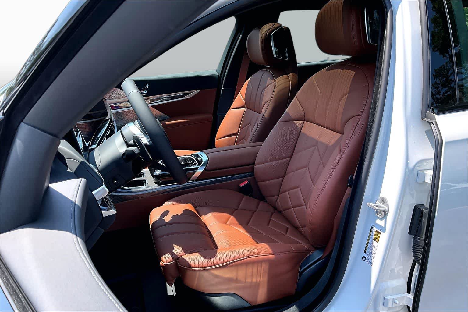 New 2026 BMW 740i RWD image 9