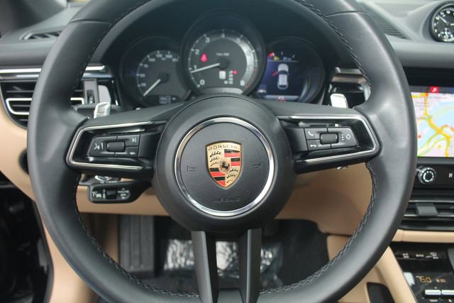 Certified 2025 Porsche Macan image 19