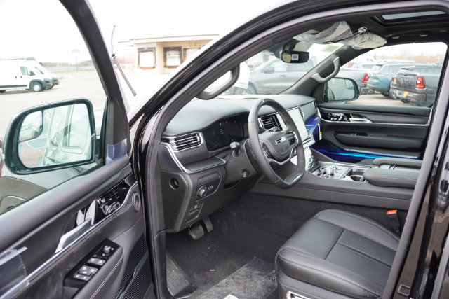 New 2026 Jeep Grand Wagoneer L Summit AWD/4WD image 10