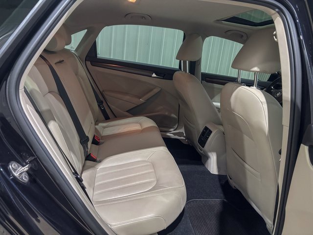 Used 2020 Volkswagen Passat 2.0T SEL image 31