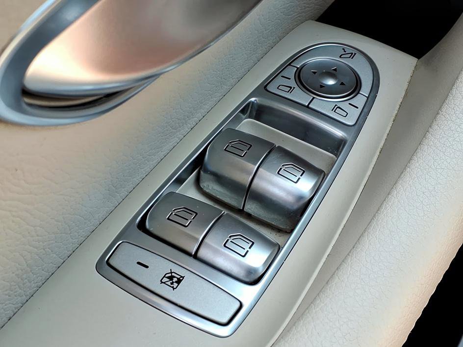 Used 2022 Mercedes-Benz E 350 Sedan image 18