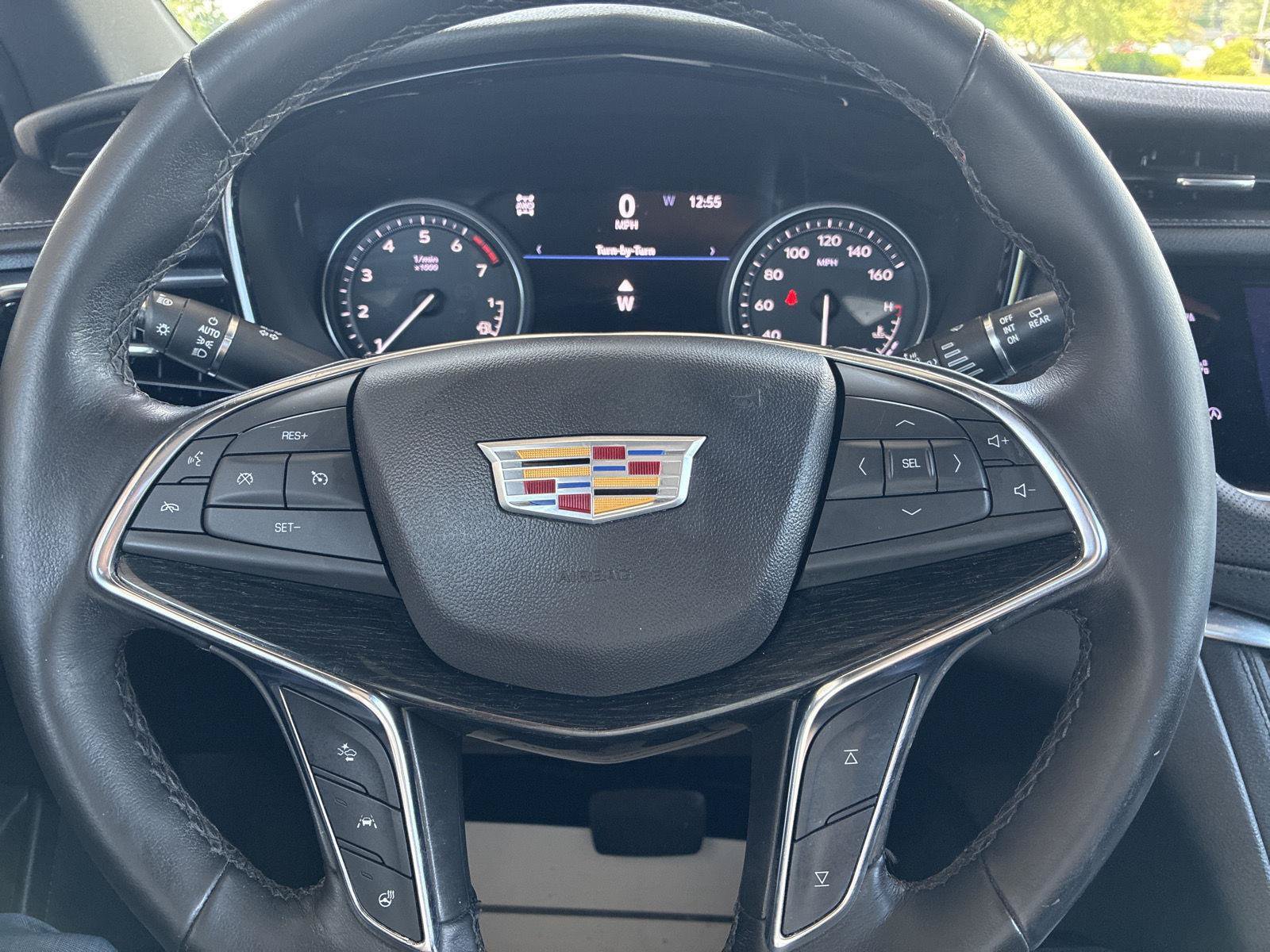Used 2022 Cadillac XT5 Premium Luxury w/ Technology Package AWD/4WD image 22