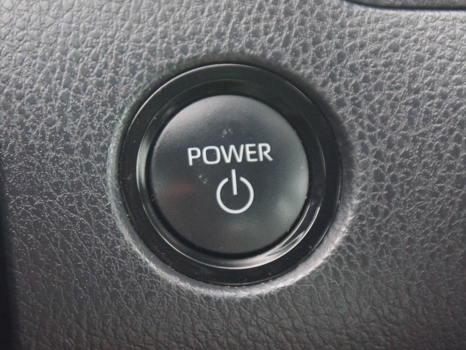 Used 2025 Toyota Camry SE w/ Convenience Package FWD image 8
