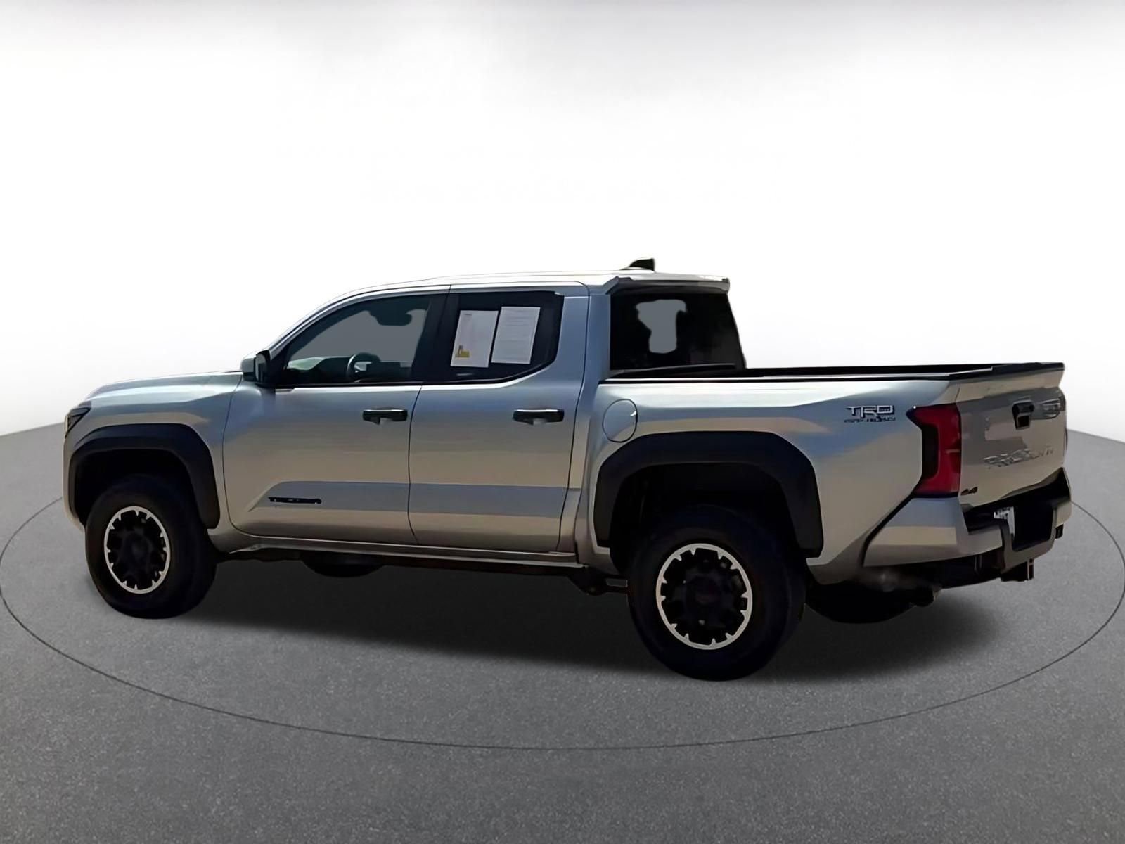 Used 2024 Toyota Tacoma TRD Off-Road image 9
