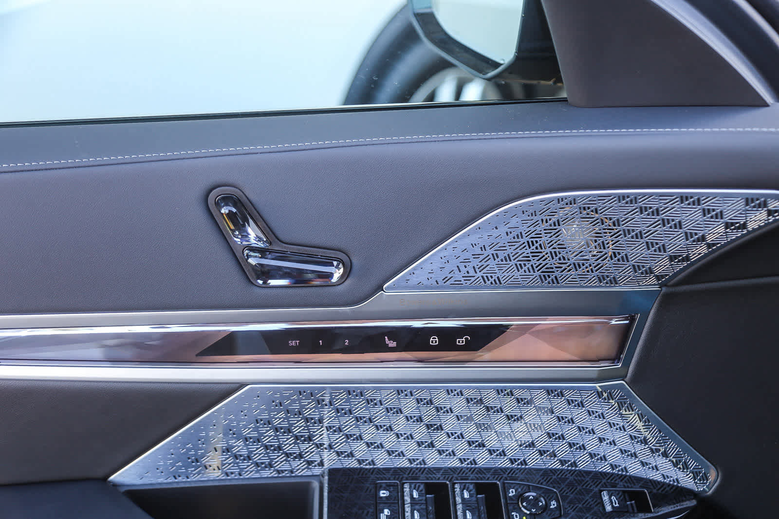 New 2026 BMW 760i xDrive w/ Executive Package image 18