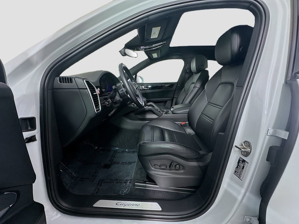 Certified 2022 Porsche Cayenne Coupe image 5