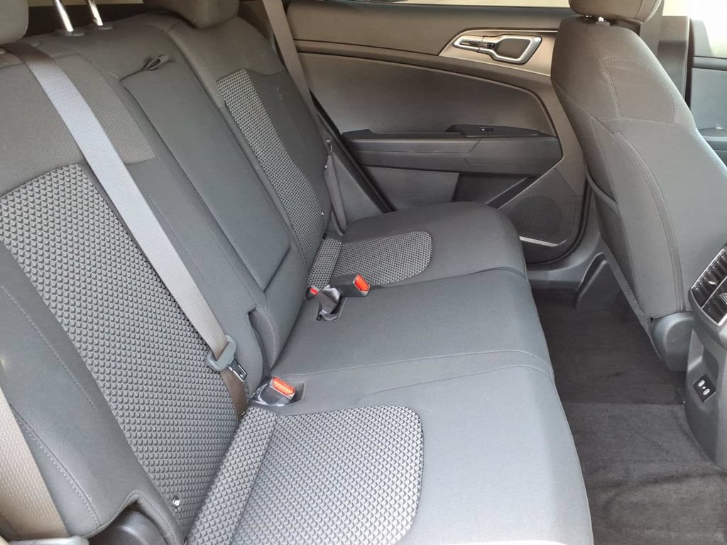 Used 2026 Kia Sportage LX FWD image 13