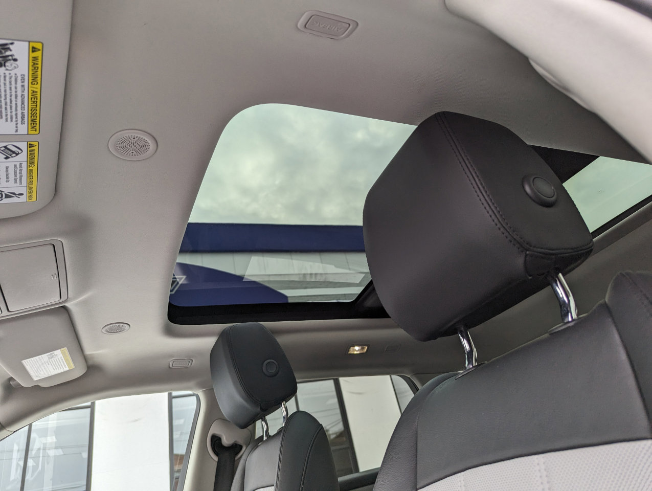 Used 2022 Land Rover Range Rover Evoque R-Dynamic S image 32