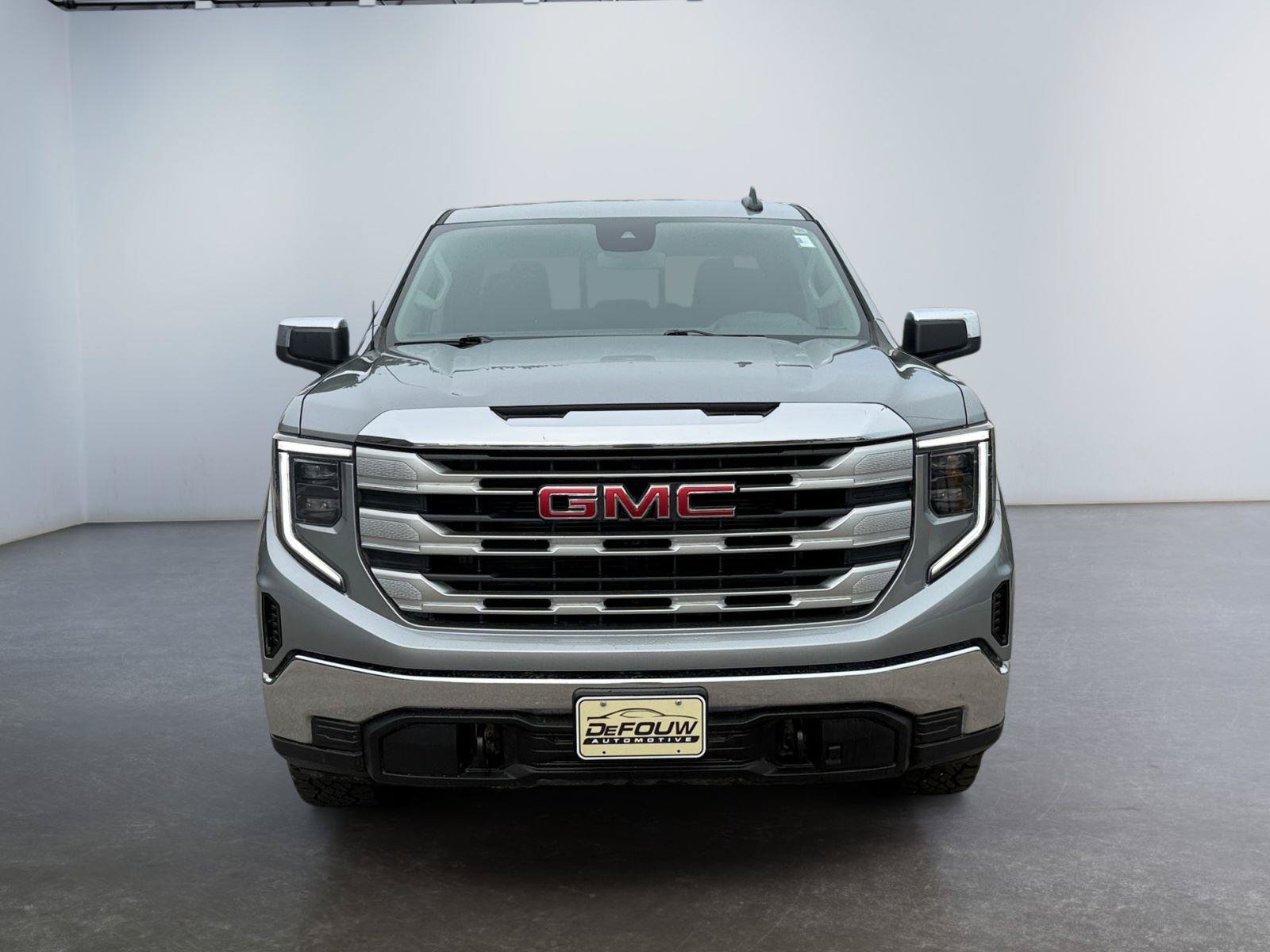 Used 2024 GMC Sierra 1500 SLE w/ Preferred Package AWD/4WD image 8
