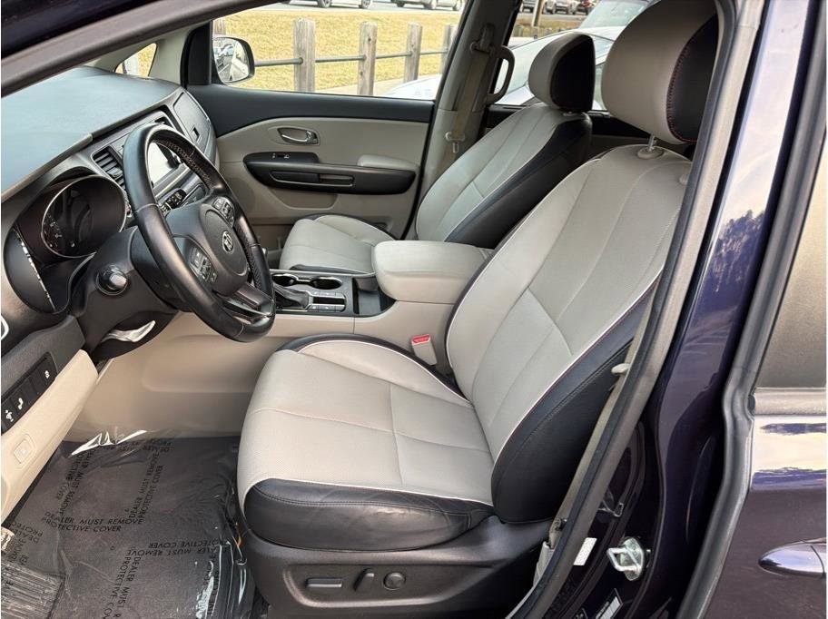 Used 2020 Kia Sedona EX image 10