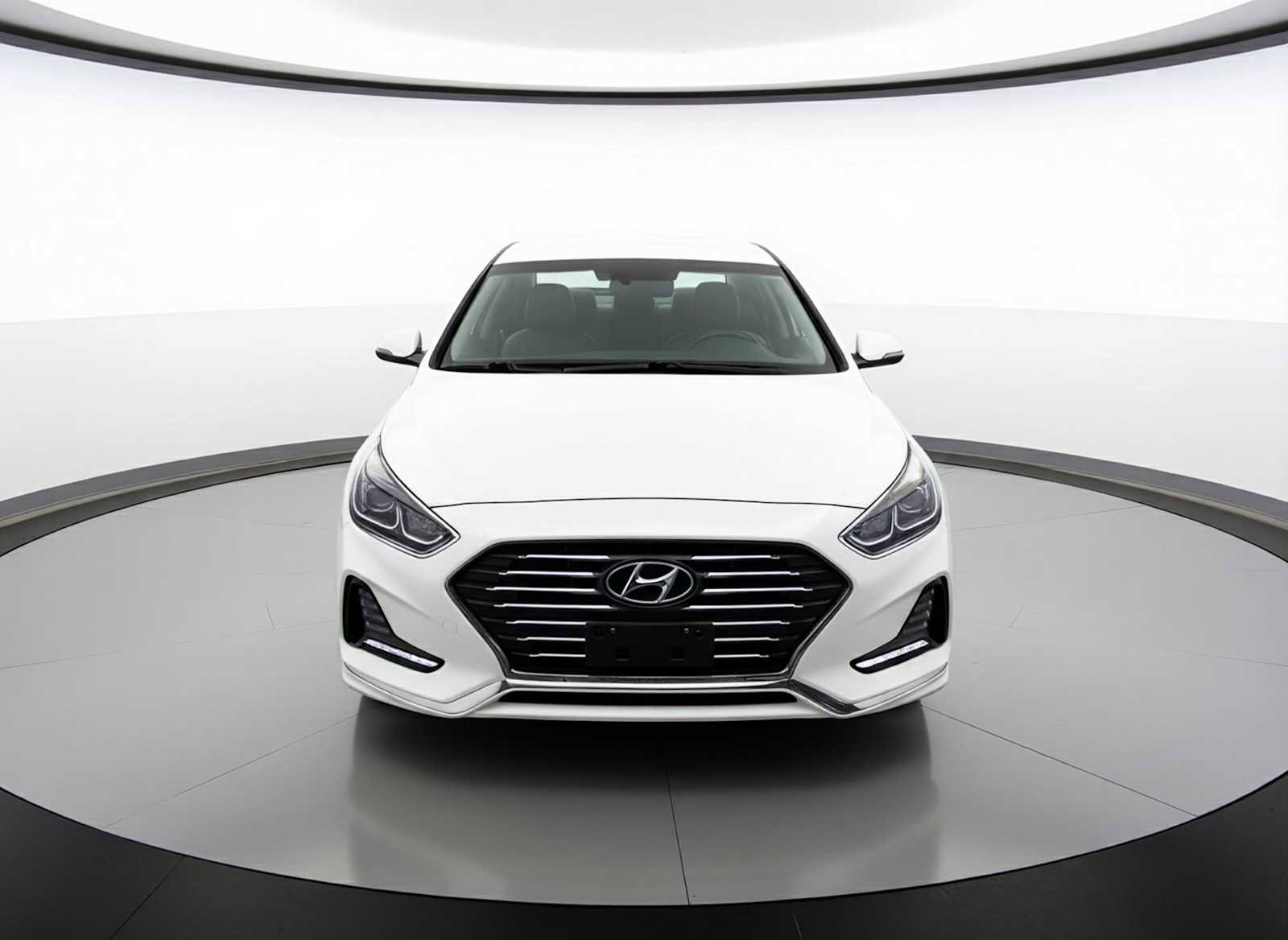 Used 2019 Hyundai Sonata Limited image 2