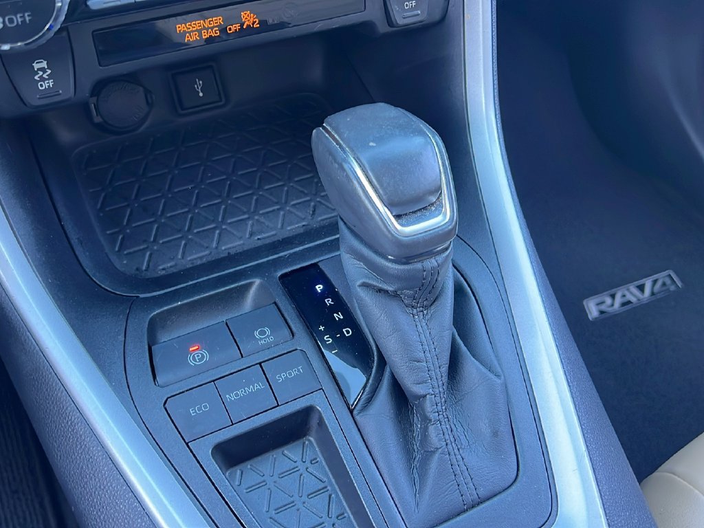 Certified 2022 Toyota RAV4 XLE Premium FWD image 23