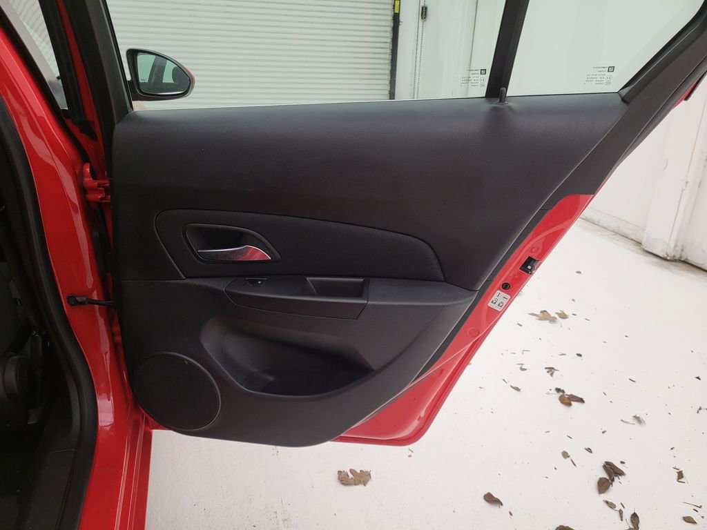 Used 2015 Chevrolet Cruze LT image 34