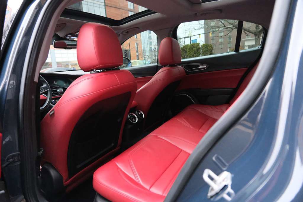 Used 2019 Alfa Romeo Giulia Ti w/ Quick Order Package 22Z Lusso image 19