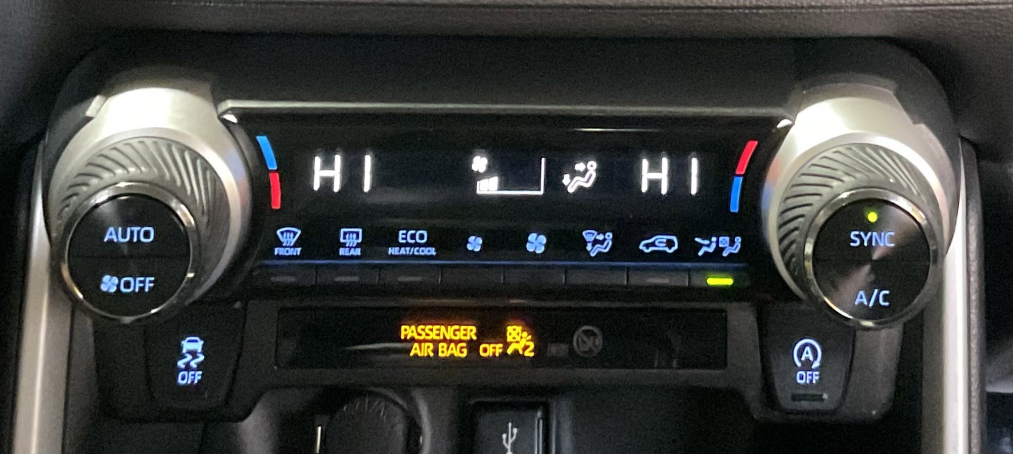 Used 2025 Toyota RAV4 XLE AWD/4WD image 13