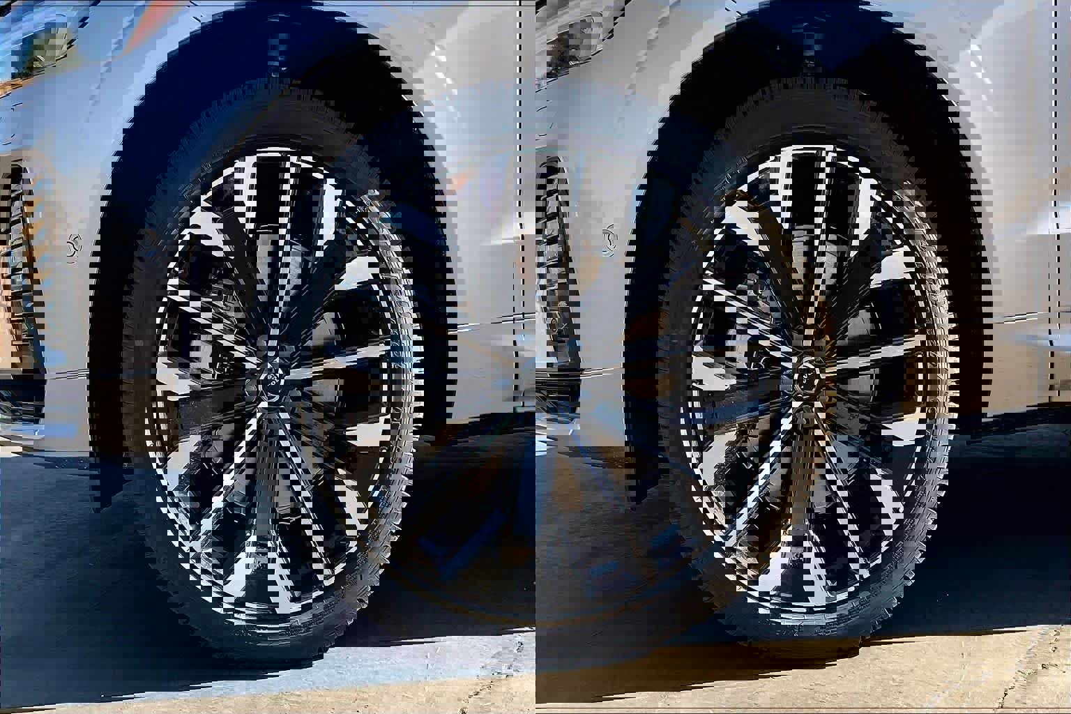 New 2026 Volvo XC60 T8 Ultra w/ Protection Package Premier image 14