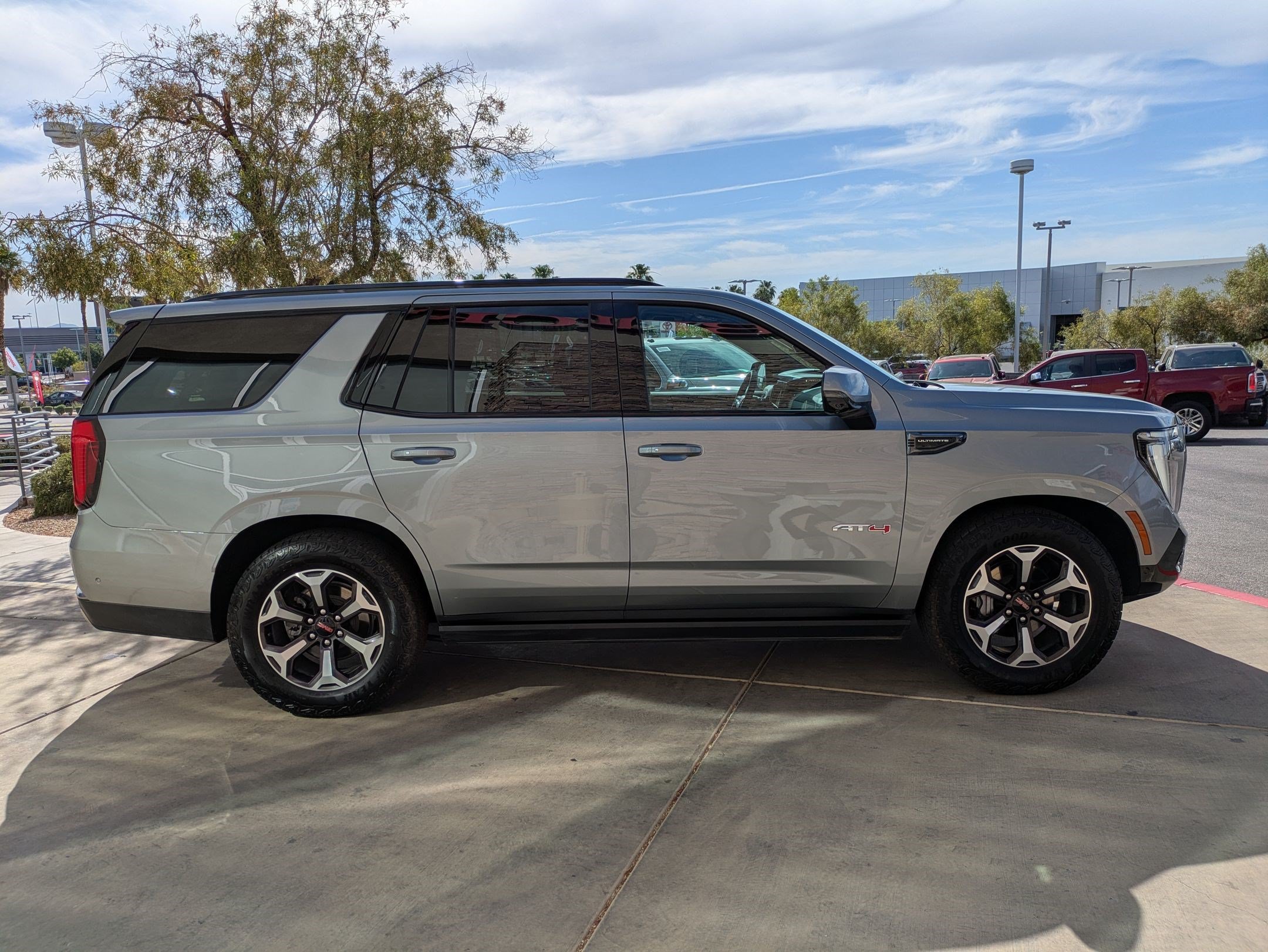 Certified 2025 GMC Yukon AT4 Ultimate AWD/4WD image 7