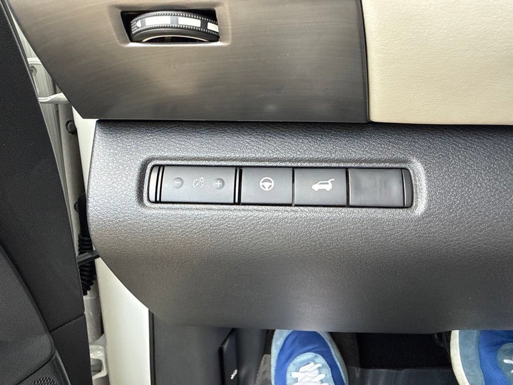 Used 2023 Nissan Pathfinder SL w/ SL Premium Package FWD image 43