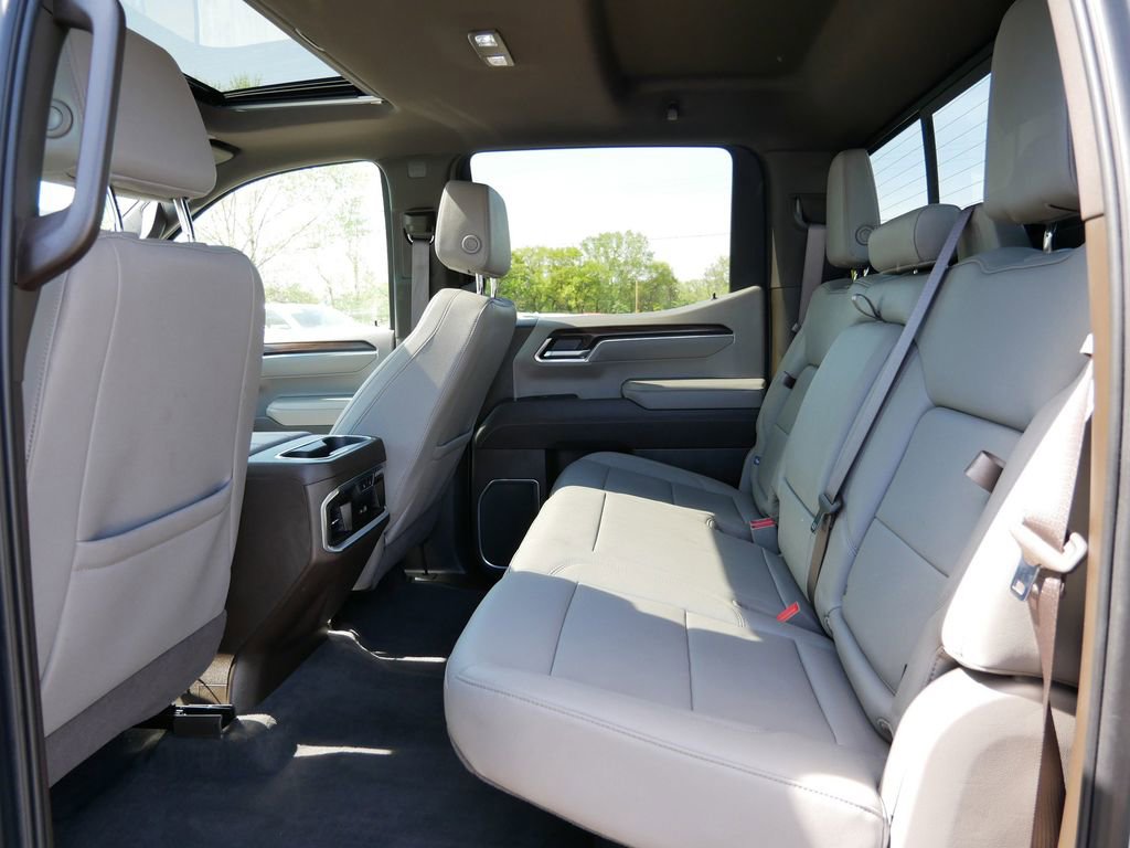 Used 2025 GMC Sierra 1500 SLT w/ SLT Premium Plus Package AWD/4WD image 16