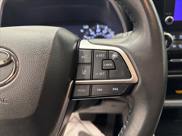 Certified 2024 Toyota Highlander AWD image 22