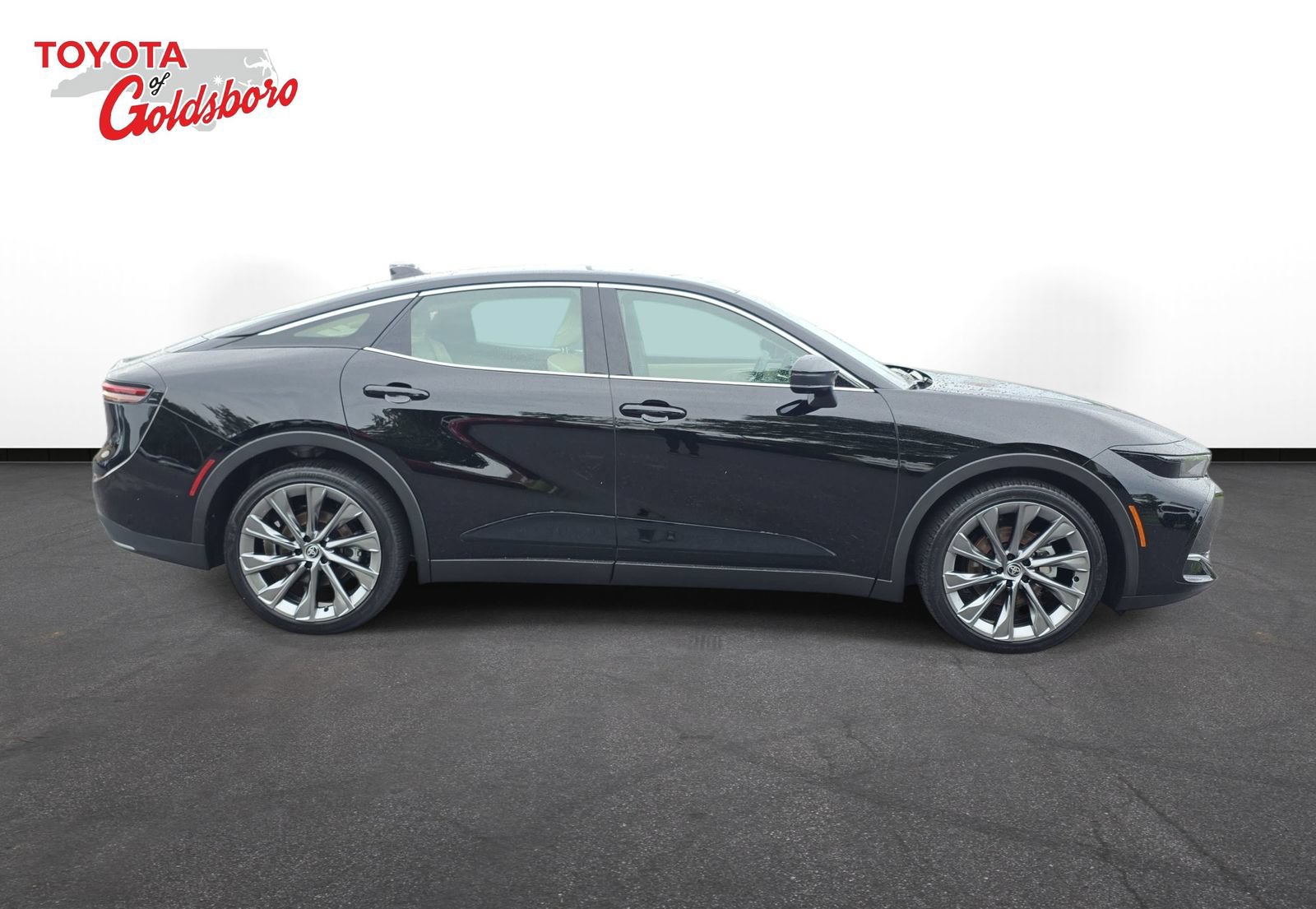 Used 2026 Toyota Crown w/ Advanced Technology Package AWD/4WD image 4