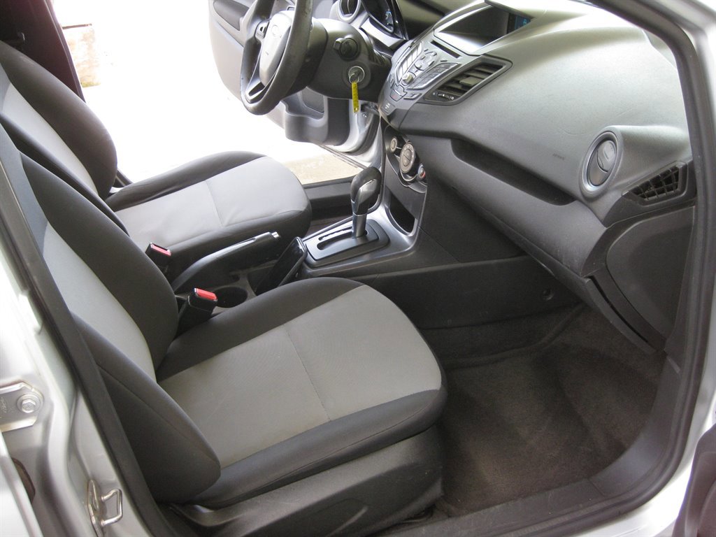 Used 2016 Ford Fiesta S image 30
