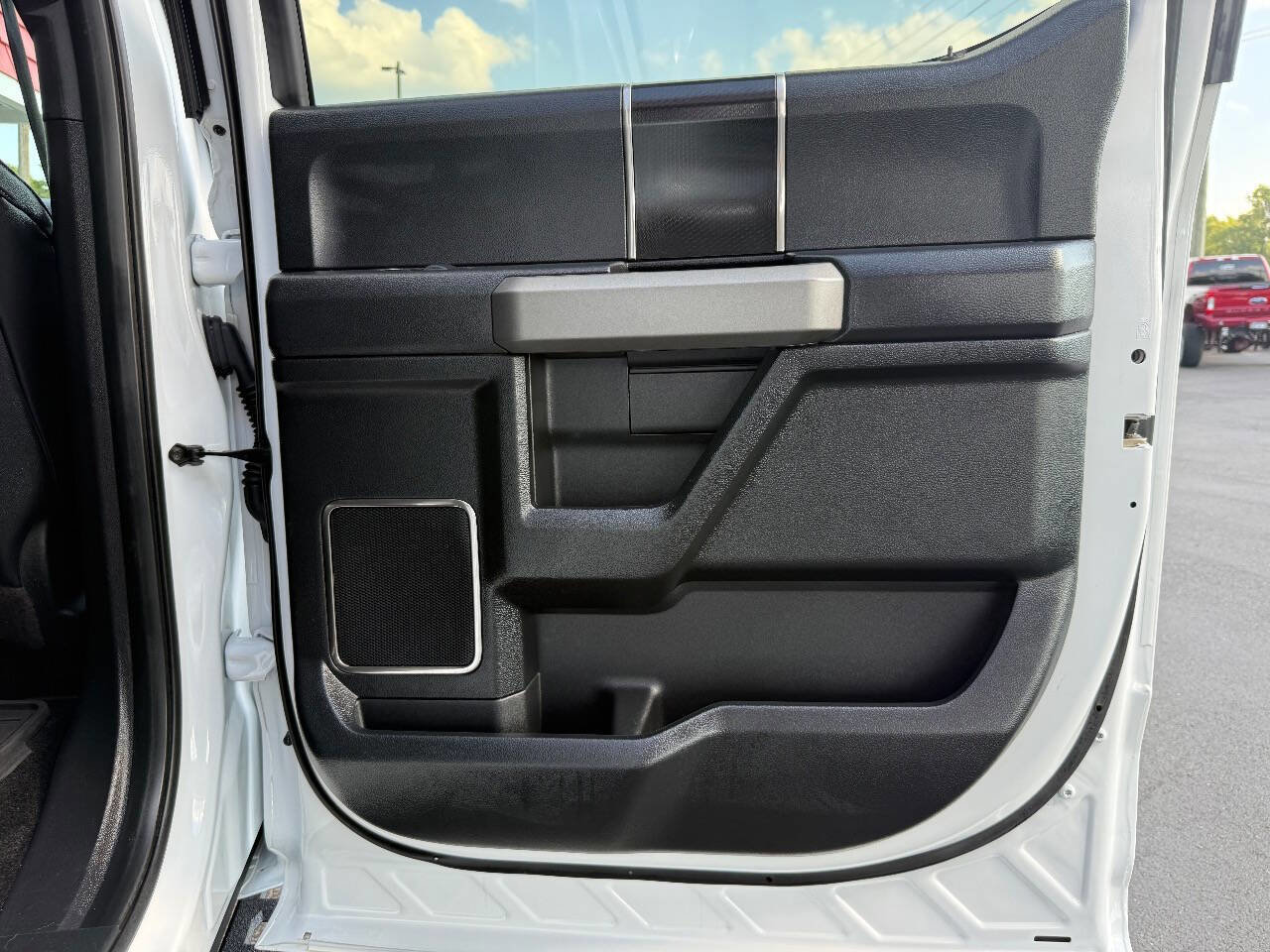 Used 2018 Ford F150 Raptor w/ Equipment Group 802A Luxury image 37