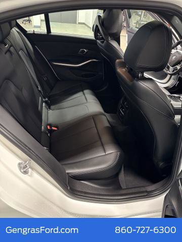 Used 2025 BMW 330i xDrive Sedan w/ Premium Package image 23