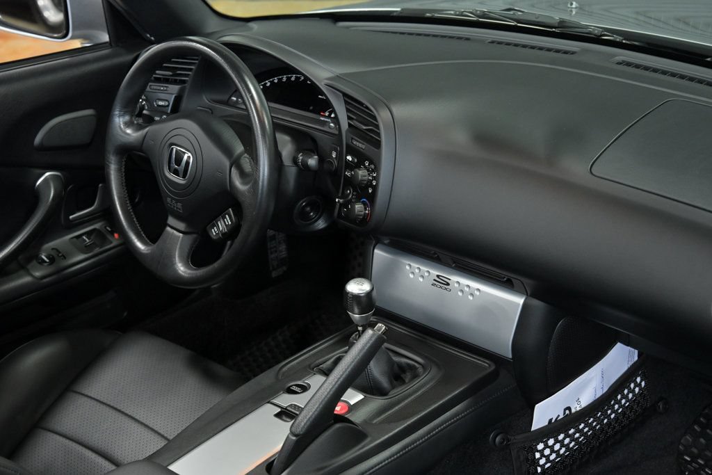 Used 2005 Honda S2000 image 36