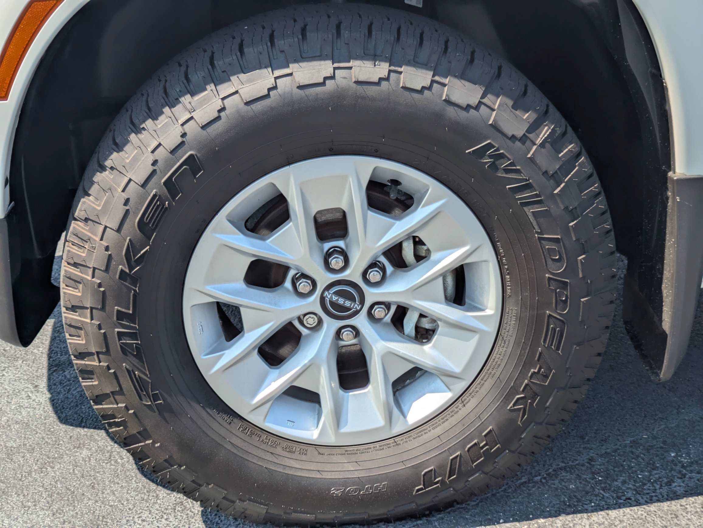 Used 2024 Nissan Frontier SV RWD image 29