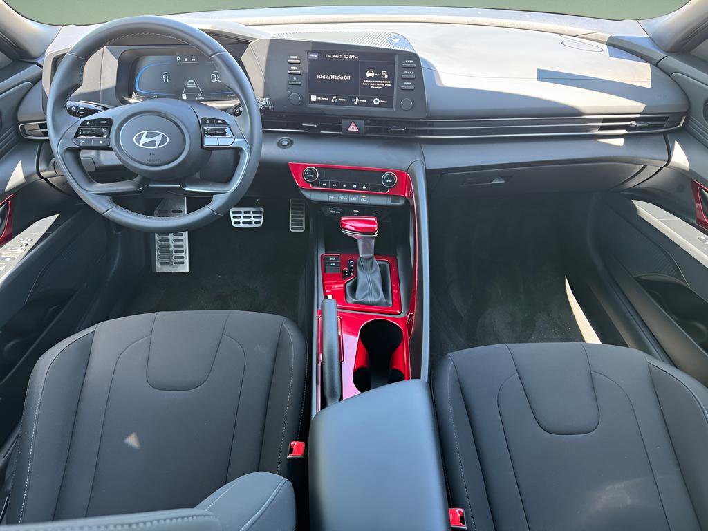 Used 2025 Hyundai Elantra Sport FWD image 19