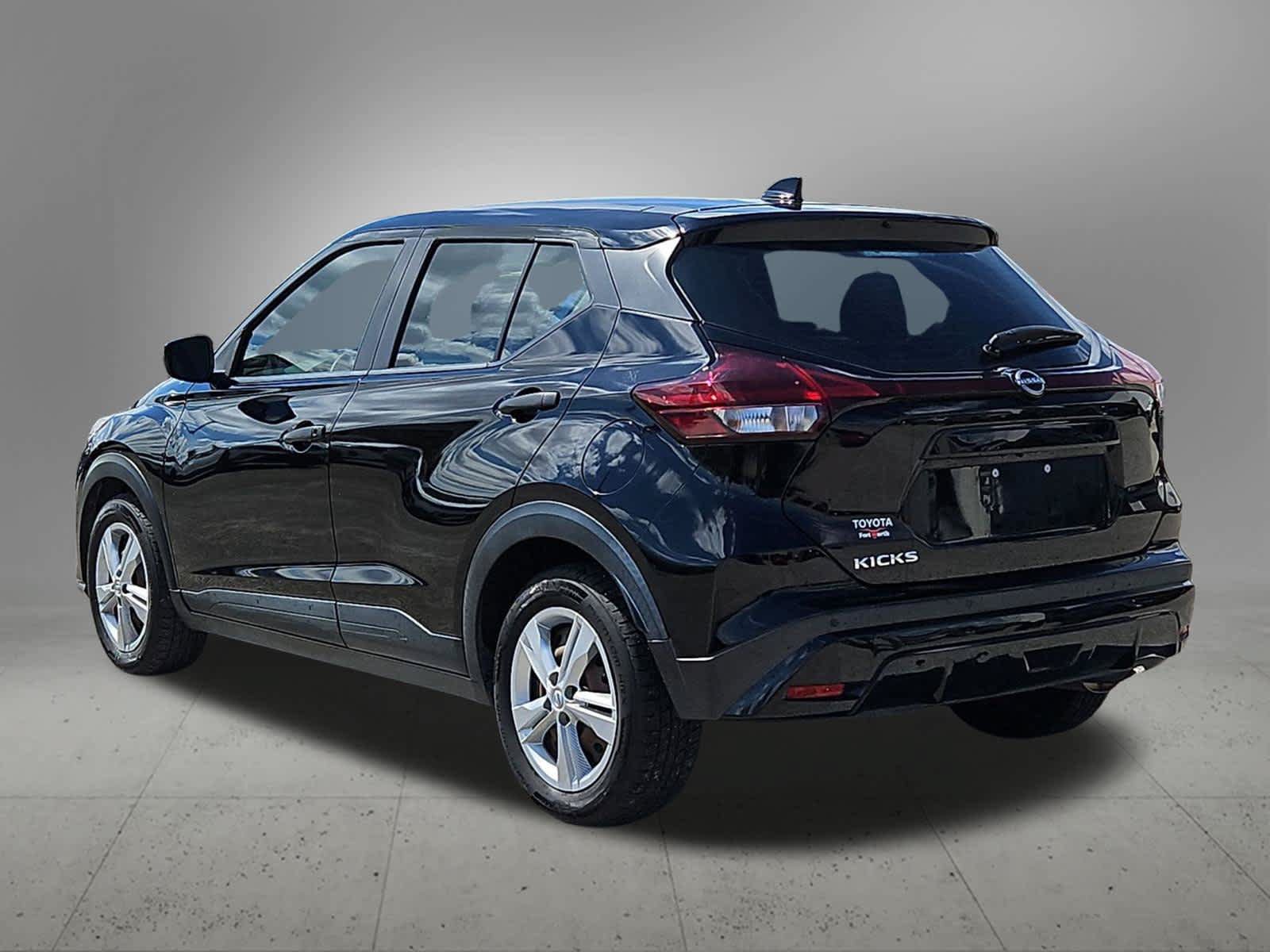 Used 2022 Nissan Kicks S FWD image 5