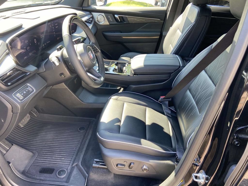 Used 2025 Buick Enclave Avenir w/ Super Cruise Package FWD image 18