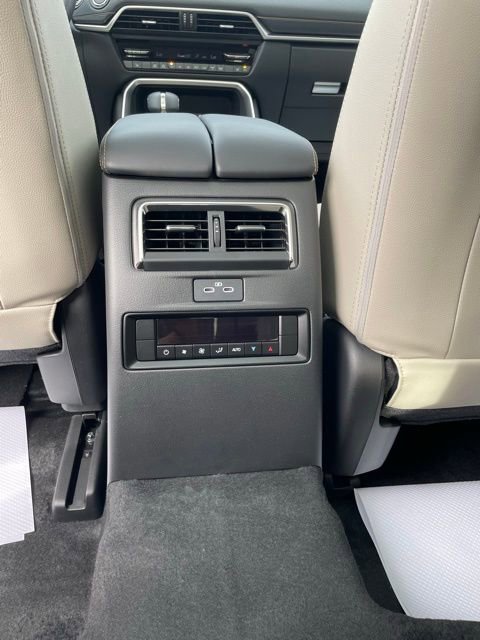 Used 2024 MAZDA CX-90 Plug-In Hybrid w/ Premium Pkg AWD/4WD image 13
