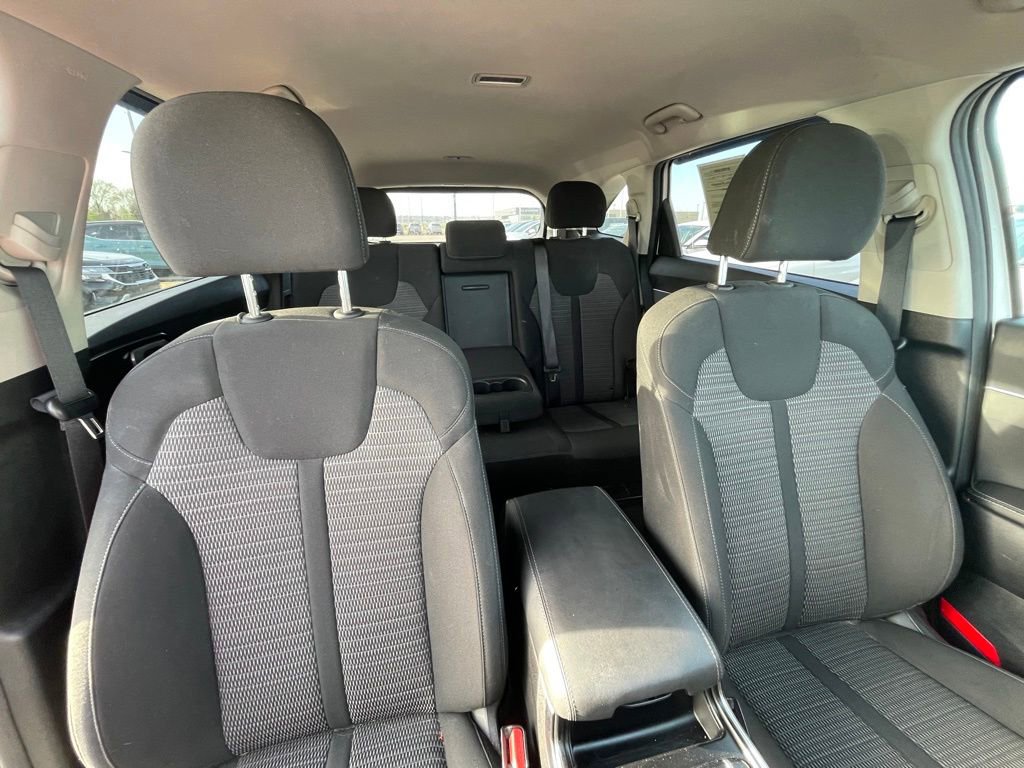 Used 2022 Kia Sorento LX image 28