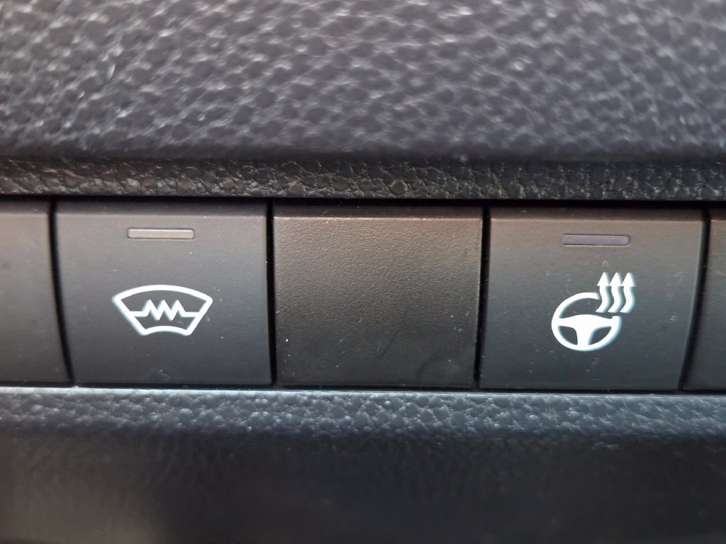 Used 2024 Toyota RAV4 XLE w/ Convenience Package AWD/4WD image 19