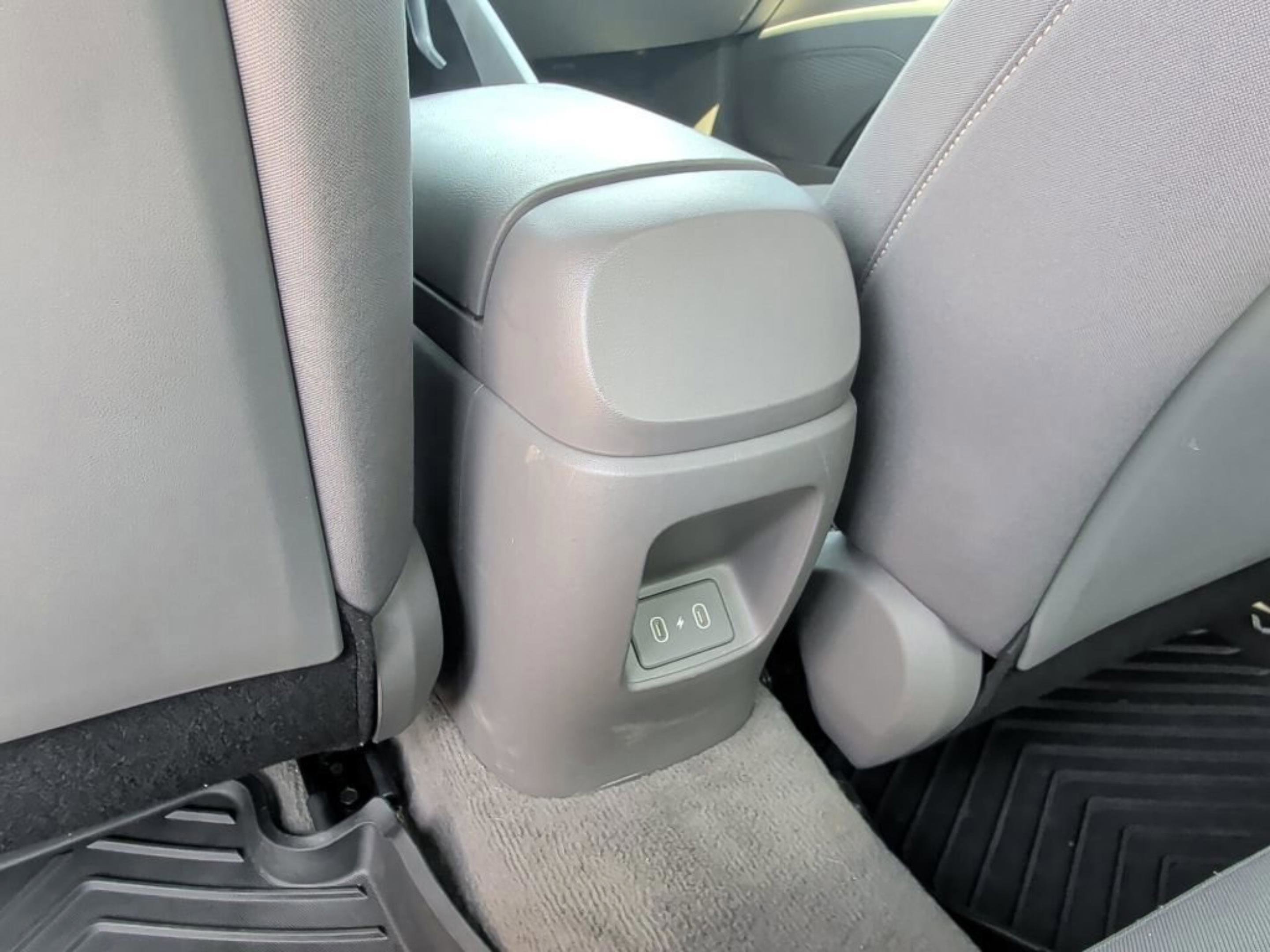 Used 2024 Hyundai Elantra SEL FWD image 32