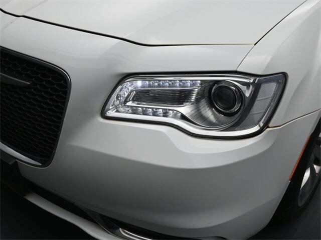 Used 2020 Chrysler 300 Limited image 17
