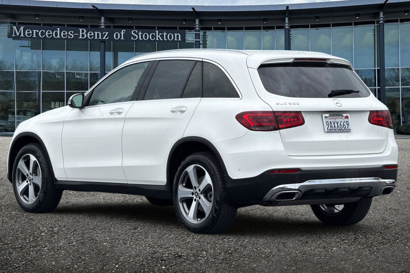 Certified 2022 Mercedes-Benz GLC 300 w/ Premium Package Lite image 6