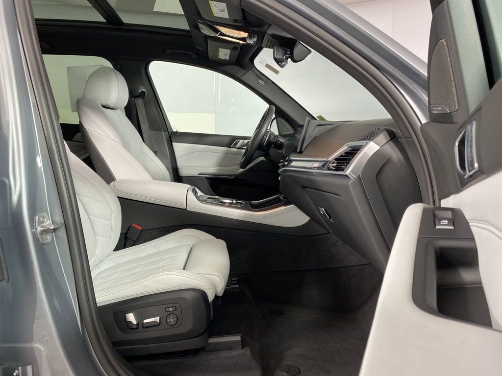 Certified 2024 BMW X5 xDrive40i w/ Premium Package image 31